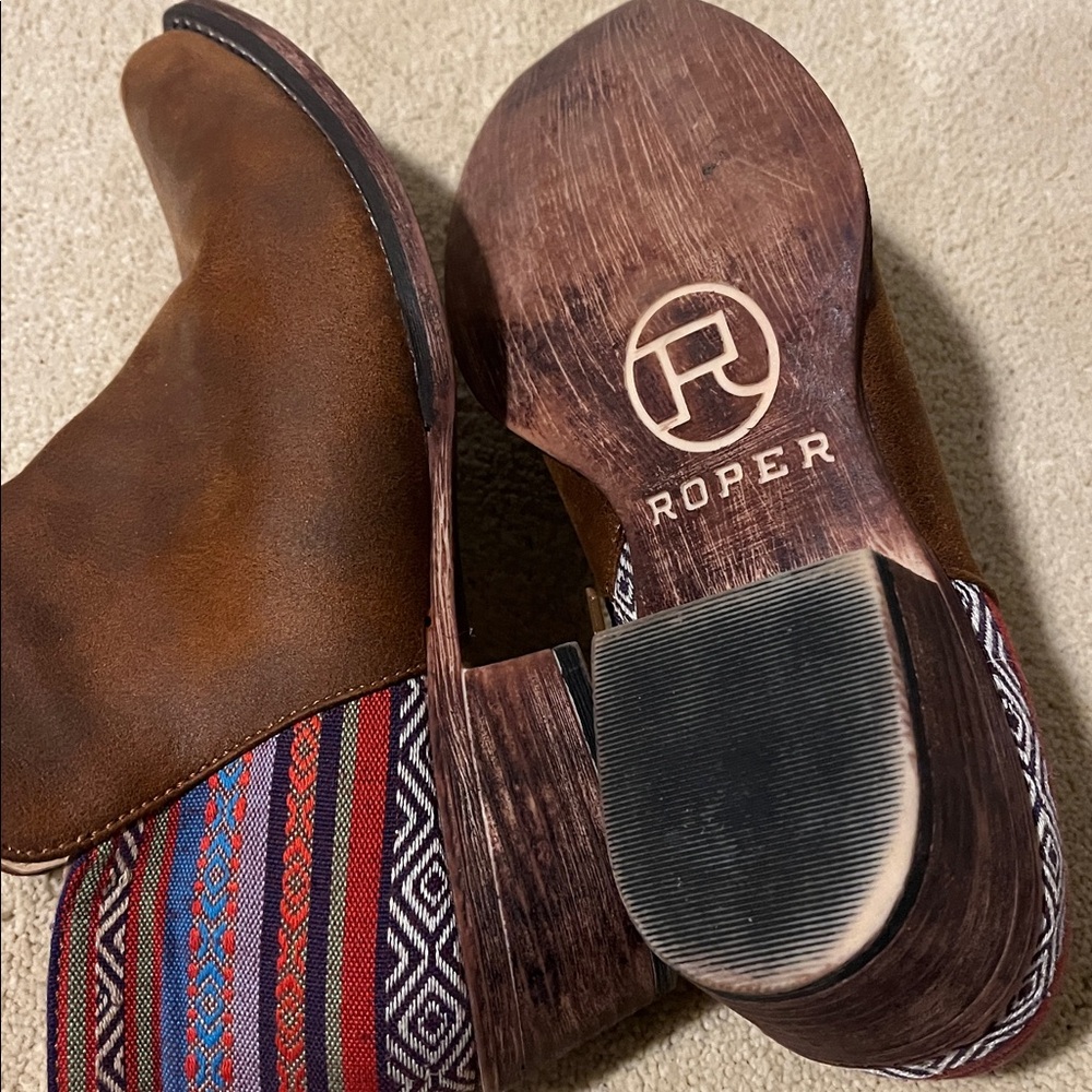 ROPER WOMEN'S SERAPE HEEL FASHION BOOTIES - SNIP TOE - Size 8.5 - Picture 4 of 4